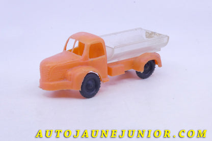 Le #10047 - France - Berliet - Camion GLR citerne à bonbons est en vente sur Auto Jaune Junior ! Découvrez nos collections de diecast Dinky-Toys, Corgi, Corgi-Toys, Solido, Norev… Découvrez notre magasin physique , AutoJaune Paris, ouvert en 1984 par Vincent Espinasse. 41 rue Cavendish, 75019 Paris. Tel : 01 42 40 61 23. Ouvert les mardi et vendredi de 13h à 19h. 