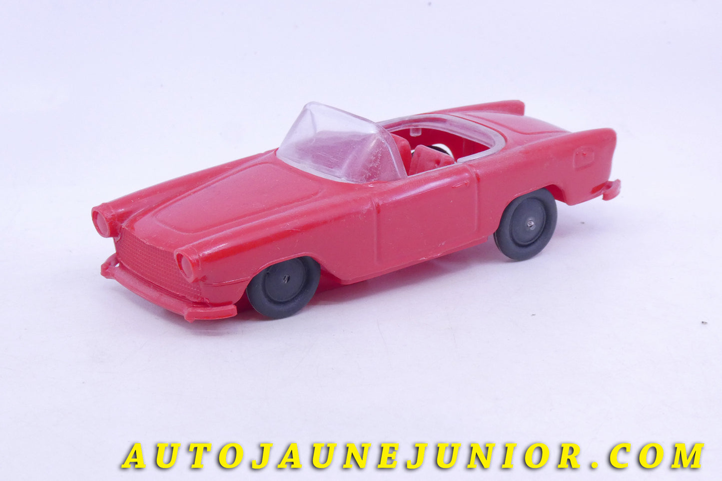 Le Clé Simca Océane cabriolet mécanique est en vente sur Auto Jaune Junior ! Découvrez nos collections de diecast Dinky-Toys, Corgi, Corgi-Toys, Solido, Norev… AutoJaune Junior ; Retrouvez AutoJauneJunior au magasin AutoJaune Paris, ouvert en 1984 par Vincent Espinasse. 