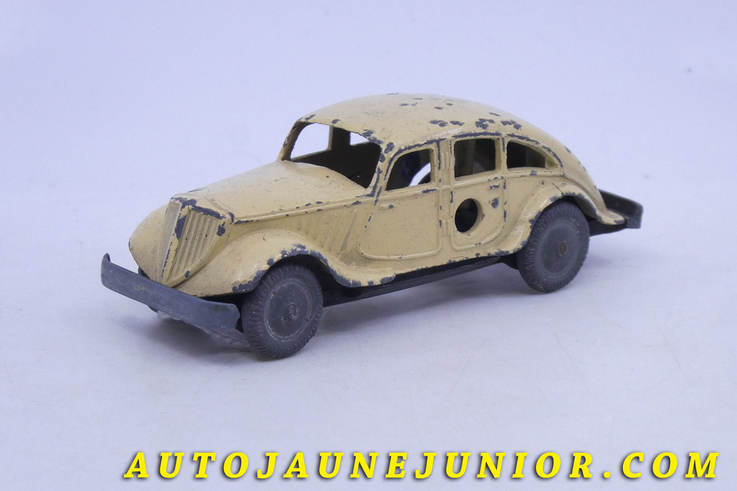 Le Solido Berline Auto démontable est en vente sur Auto Jaune Junior ! Découvrez nos collections de diecast Dinky-Toys, Corgi, Corgi-Toys, Solido, Norev… AutoJaune Junior ; Retrouvez AutoJauneJunior au magasin AutoJaune Paris, ouvert en 1984 par Vincent Espinasse. 