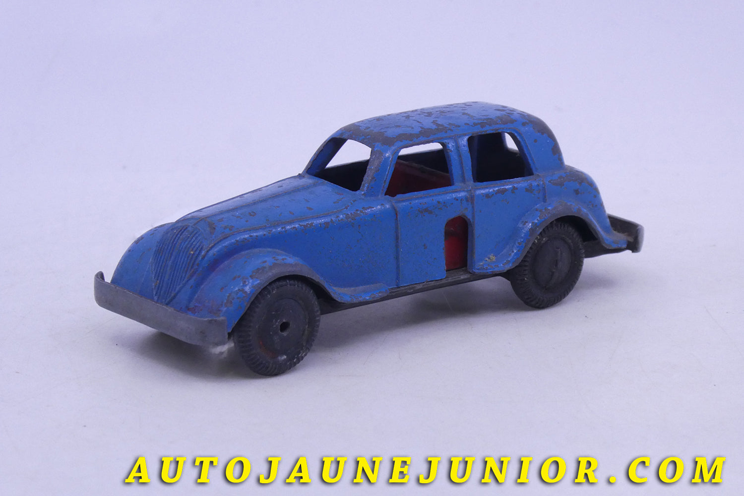 Le Solido Berline Auto démontable est en vente sur Auto Jaune Junior ! Découvrez nos collections de diecast Dinky-Toys, Corgi, Corgi-Toys, Solido, Norev… AutoJaune Junior ; Retrouvez AutoJauneJunior au magasin AutoJaune Paris, ouvert en 1984 par Vincent Espinasse. 