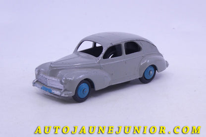 Le Dinky Toys Peugeot 203 Berline type 2 est en vente sur Auto Jaune Junior ! Découvrez nos collections de diecast Dinky-Toys, Corgi, Corgi-Toys, Solido, Norev… AutoJaune Junior ; Retrouvez AutoJauneJunior au magasin AutoJaune Paris, ouvert en 1984 par Vincent Espinasse. 