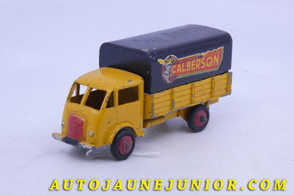 Le Dinky Toys Ford camion bâché "Calberson" type 1 à pneus (seconde bache ç est en vente sur Auto Jaune Junior ! Découvrez nos collections de diecast Dinky-Toys, Corgi, Corgi-Toys, Solido, Norev… AutoJaune Junior ; Retrouvez AutoJauneJunior au magasin AutoJaune Paris, ouvert en 1984 par Vincent Espinasse. 