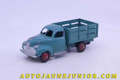 Le Dinky Toys Studebaker camionette tapissière type 1 à pneus (Rare !) est en vente sur Auto Jaune Junior ! Découvrez nos collections de diecast Dinky-Toys, Corgi, Corgi-Toys, Solido, Norev… AutoJaune Junior ; Retrouvez AutoJauneJunior au magasin AutoJaune Paris, ouvert en 1984 par Vincent Espinasse. 