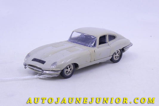 Le KDN Jaguar Type E coupé est en vente sur Auto Jaune Junior ! Découvrez nos collections de diecast Dinky-Toys, Corgi, Corgi-Toys, Solido, Norev… AutoJaune Junior ; Retrouvez AutoJauneJunior au magasin AutoJaune Paris, ouvert en 1984 par Vincent Espinasse. 