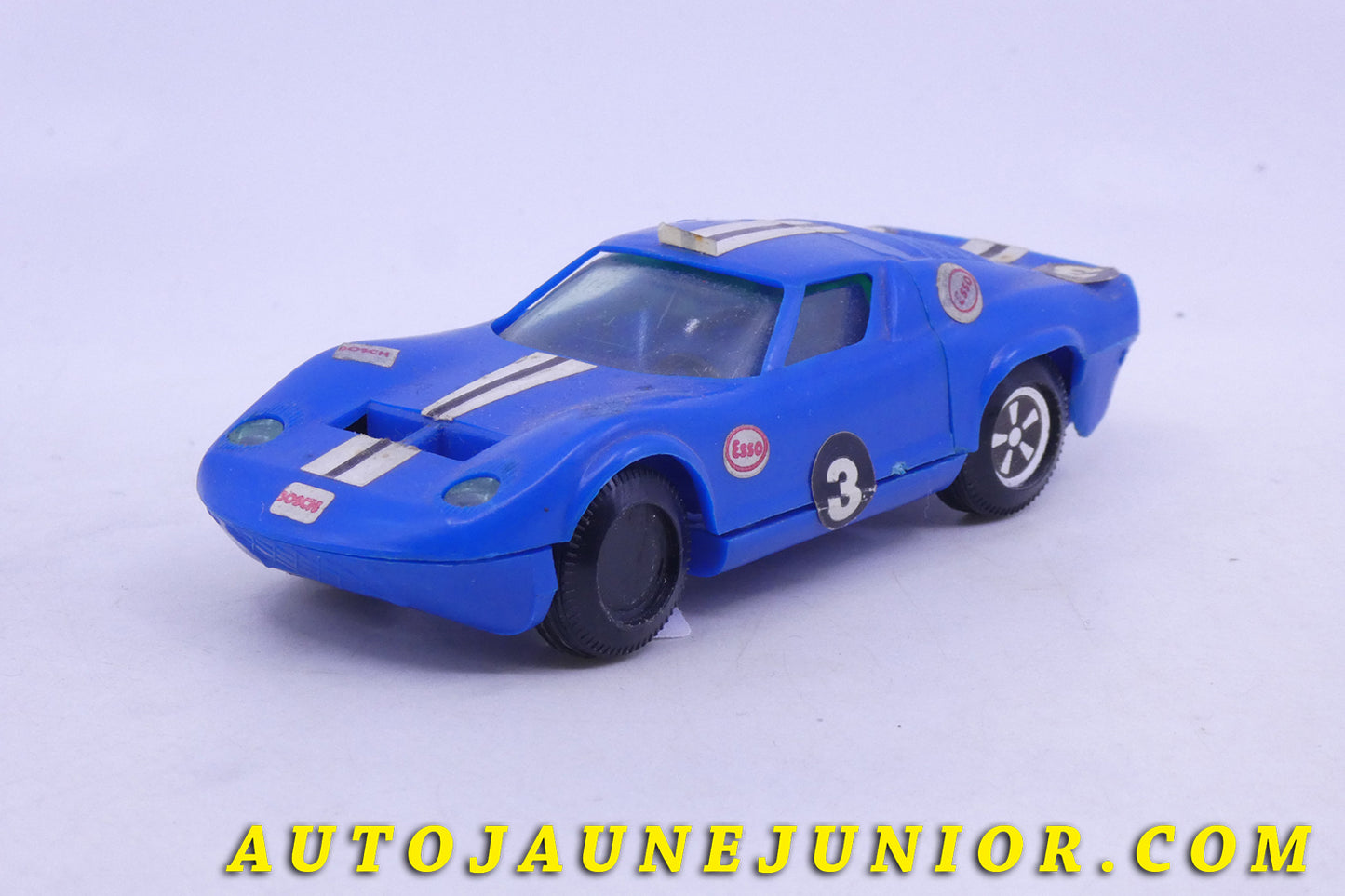 Le #10110 - France - Lamborghini - Miura est en vente sur Auto Jaune Junior ! Découvrez nos collections de diecast Dinky-Toys, Corgi, Corgi-Toys, Solido, Norev… Découvrez notre magasin physique , AutoJaune Paris, ouvert en 1984 par Vincent Espinasse. 41 rue Cavendish, 75019 Paris. Tel : 01 42 40 61 23. Ouvert les mardi et vendredi de 13h à 19h. 