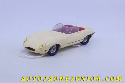 Le Minialuxe Jaguar Type E cabriolet est en vente sur Auto Jaune Junior ! Découvrez nos collections de diecast Dinky-Toys, Corgi, Corgi-Toys, Solido, Norev… AutoJaune Junior ; Retrouvez AutoJauneJunior au magasin AutoJaune Paris, ouvert en 1984 par Vincent Espinasse. 