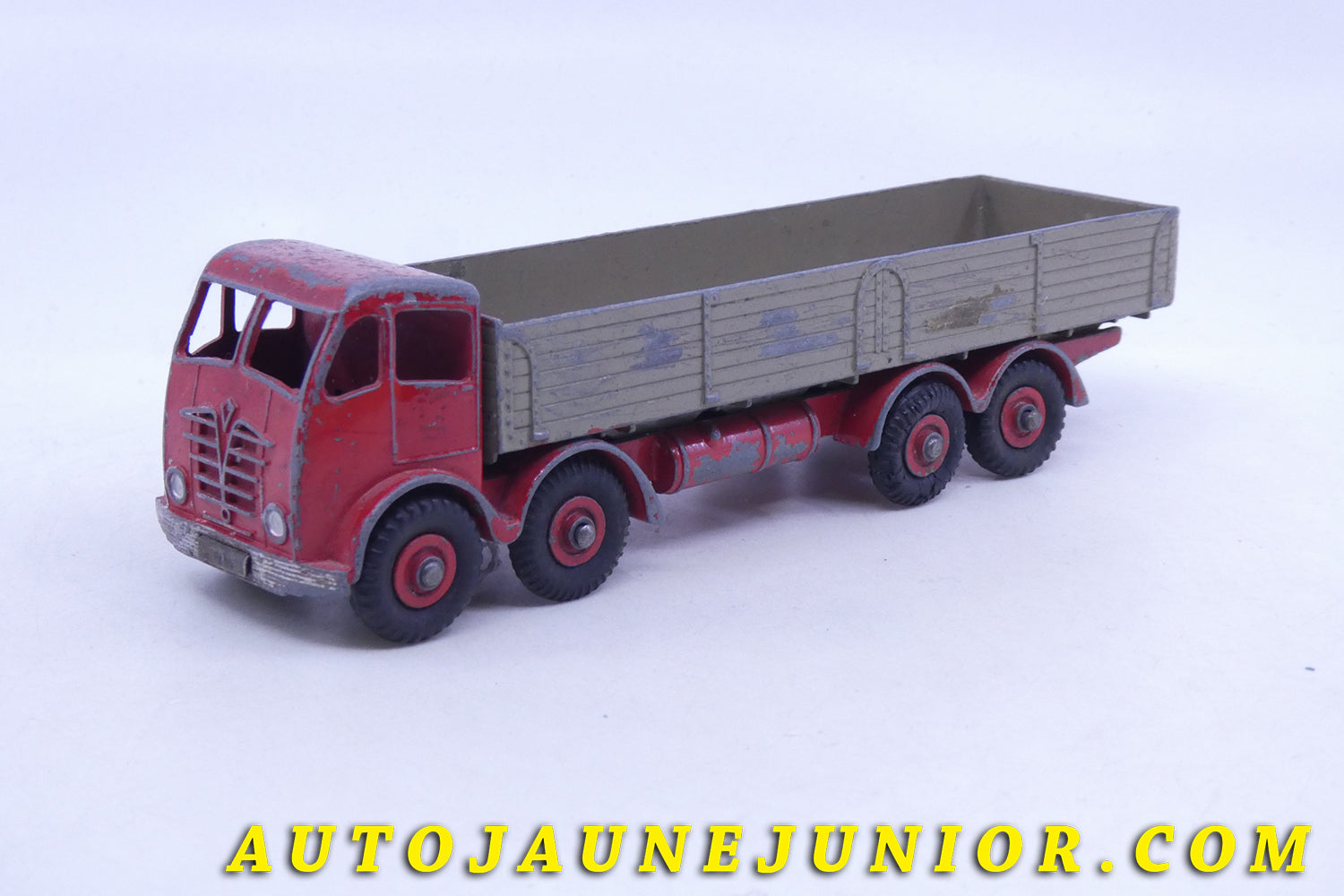 Le Dinky Toys Foden Mk II camion ridelles est en vente sur Auto Jaune Junior ! Découvrez nos collections de diecast Dinky-Toys, Corgi, Corgi-Toys, Solido, Norev… AutoJaune Junior ; Retrouvez AutoJauneJunior au magasin AutoJaune Paris, ouvert en 1984 par Vincent Espinasse. 