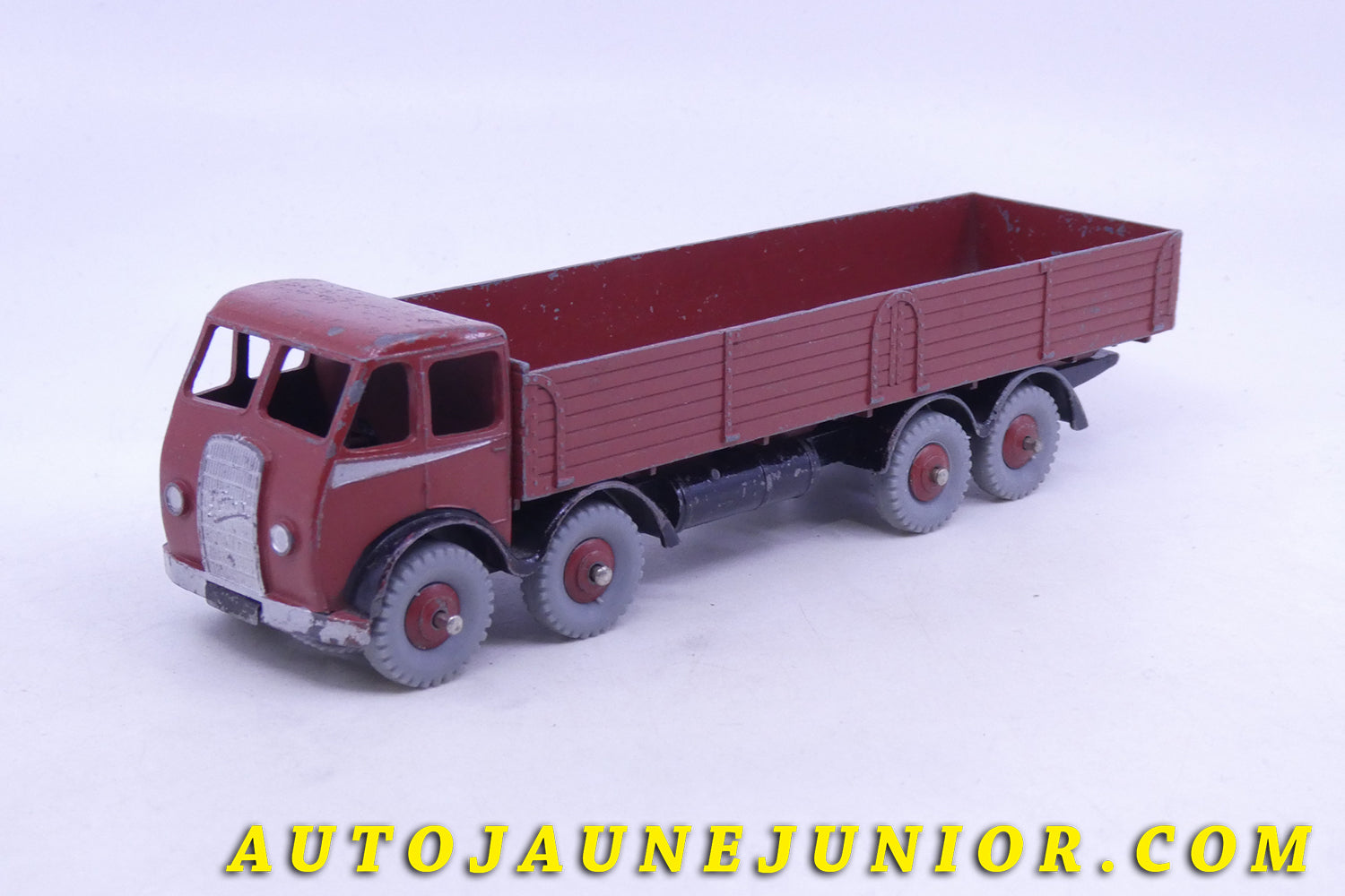 Le Dinky Toys Foden MK I Ridelles est en vente sur Auto Jaune Junior ! Découvrez nos collections de diecast Dinky-Toys, Corgi, Corgi-Toys, Solido, Norev… AutoJaune Junior ; Retrouvez AutoJauneJunior au magasin AutoJaune Paris, ouvert en 1984 par Vincent Espinasse. 