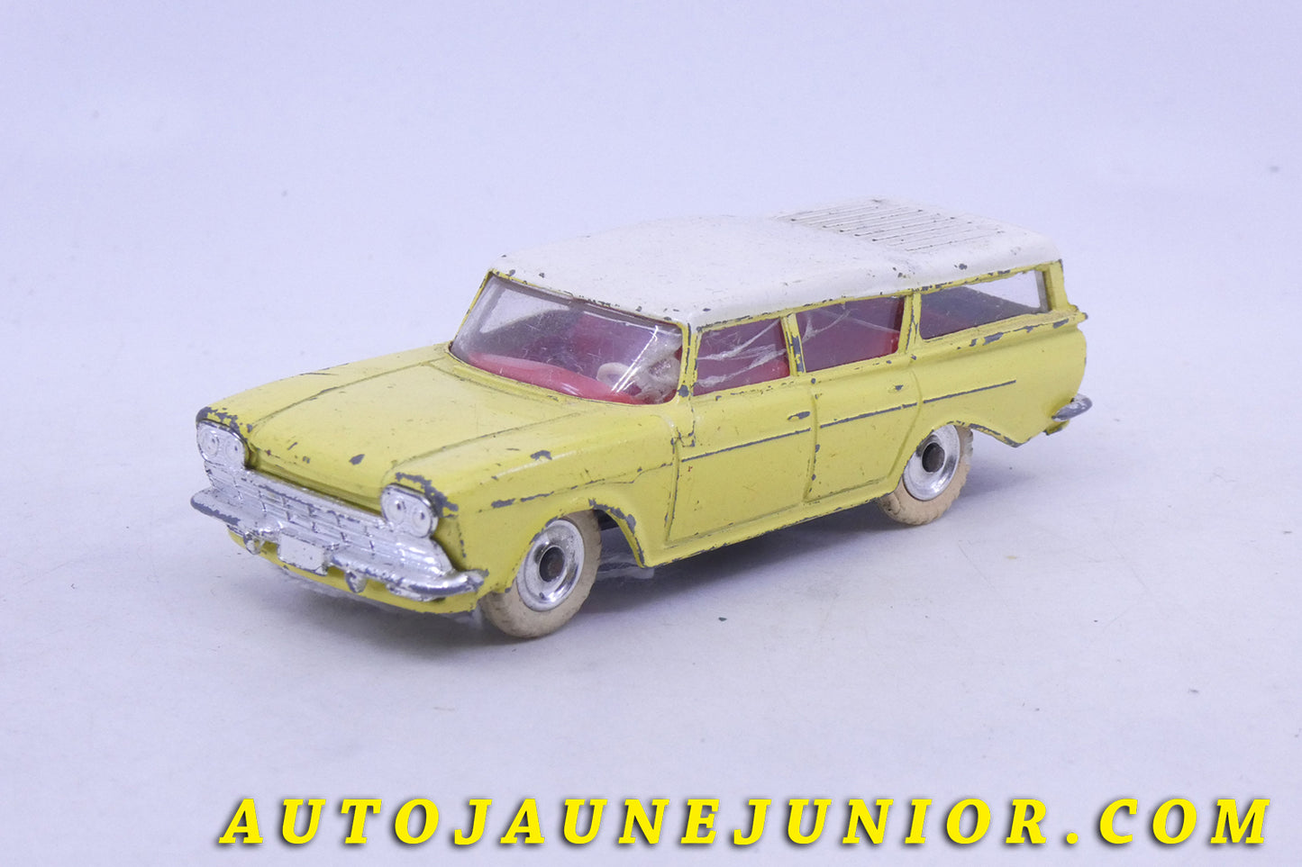 Le Dinky Toys Rambler Cross country break est en vente sur Auto Jaune Junior ! Découvrez nos collections de diecast Dinky-Toys, Corgi, Corgi-Toys, Solido, Norev… AutoJaune Junior ; Retrouvez AutoJauneJunior au magasin AutoJaune Paris, ouvert en 1984 par Vincent Espinasse. 