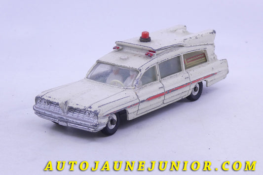 Le Dinky Toys Pontiac Superior criterion Break Ambulance est en vente sur Auto Jaune Junior ! Découvrez nos collections de diecast Dinky-Toys, Corgi, Corgi-Toys, Solido, Norev… AutoJaune Junior ; Retrouvez AutoJauneJunior au magasin AutoJaune Paris, ouvert en 1984 par Vincent Espinasse. 
