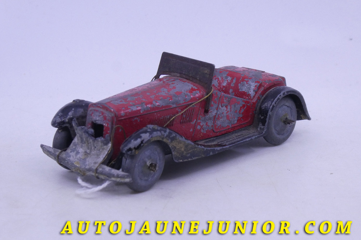Le Dinky Toys Auto Roadster 2 places est en vente sur Auto Jaune Junior ! Découvrez nos collections de diecast Dinky-Toys, Corgi, Corgi-Toys, Solido, Norev… Retrouvez AutoJauneJunior au magasin AutoJaune Paris, ouvert en 1984 par Vincent Espinasse. 