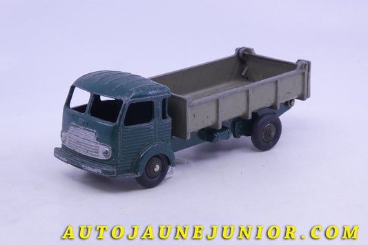 Le Dinky Toys Simca Cargo Benne basculante type 2 est en vente sur Auto Jaune Junior ! Découvrez nos collections de diecast Dinky-Toys, Corgi, Corgi-Toys, Solido, Norev… AutoJaune Junior ; Retrouvez AutoJauneJunior au magasin AutoJaune Paris, ouvert en 1984 par Vincent Espinasse. 