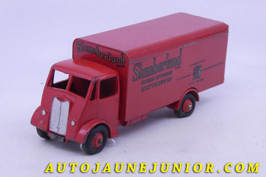 Le Dinky Toys Guy Otter fourgon "Slumberland" est en vente sur Auto Jaune Junior ! Découvrez nos collections de diecast Dinky-Toys, Corgi, Corgi-Toys, Solido, Norev… AutoJaune Junior ; Retrouvez AutoJauneJunior au magasin AutoJaune Paris, ouvert en 1984 par Vincent Espinasse. 