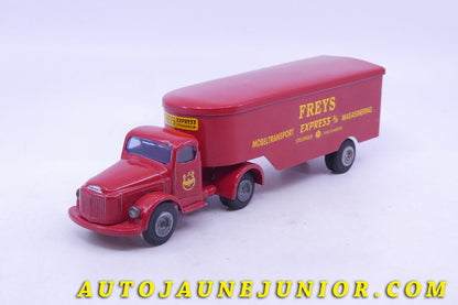 Le Tekno Volvo Volvo : N88 tracteur semi fourgon FREYS (restauré !) est en vente sur Auto Jaune Junior ! Découvrez nos collections de diecast Dinky-Toys, Corgi, Corgi-Toys, Solido, Norev… AutoJaune Junior ; Retrouvez AutoJauneJunior au magasin AutoJaune Paris, ouvert en 1984 par Vincent Espinasse. 