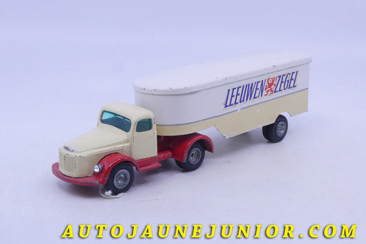 Le Tekno Volvo N88 tracteur semi fourgon Leeuwen Zegel est en vente sur Auto Jaune Junior ! Découvrez nos collections de diecast Dinky-Toys, Corgi, Corgi-Toys, Solido, Norev… AutoJaune Junior ; Retrouvez AutoJauneJunior au magasin AutoJaune Paris, ouvert en 1984 par Vincent Espinasse. 
