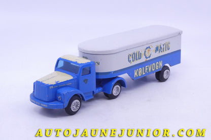 Le Tekno Scania 75 tracteur semi remorque fourgon Cold O Matic est en vente sur Auto Jaune Junior ! Découvrez nos collections de diecast Dinky-Toys, Corgi, Corgi-Toys, Solido, Norev… AutoJaune Junior ; Retrouvez AutoJauneJunior au magasin AutoJaune Paris, ouvert en 1984 par Vincent Espinasse. 