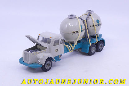 Le Tekno Scania 76 avec citernes à ciment"Interconsult" est en vente sur Auto Jaune Junior ! Découvrez nos collections de diecast Dinky-Toys, Corgi, Corgi-Toys, Solido, Norev… AutoJaune Junior ; Retrouvez AutoJauneJunior au magasin AutoJaune Paris, ouvert en 1984 par Vincent Espinasse. 