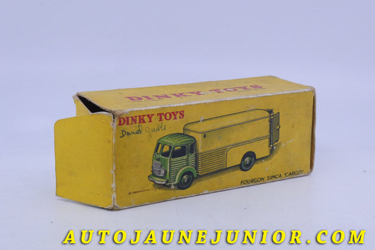 Le Dinky Toys Simca Fourgon Cargo est en vente sur Auto Jaune Junior ! Découvrez nos collections de diecast Dinky-Toys, Corgi, Corgi-Toys, Solido, Norev… AutoJaune Junior ; Retrouvez AutoJauneJunior au magasin AutoJaune Paris, ouvert en 1984 par Vincent Espinasse. 