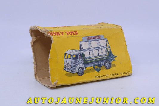 Le Dinky Toys Simca Cargo miroitier Saint Gobain est en vente sur Auto Jaune Junior ! Découvrez nos collections de diecast Dinky-Toys, Corgi, Corgi-Toys, Solido, Norev… AutoJaune Junior ; Retrouvez AutoJauneJunior au magasin AutoJaune Paris, ouvert en 1984 par Vincent Espinasse. 