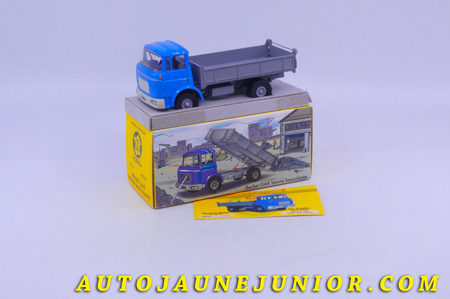 Le Atlas Berliet GAK Benne Basculante  est en vente sur Auto Jaune Junior ! Découvrez nos collections de diecast Dinky-Toys, Corgi, Corgi-Toys, Solido, Norev… AutoJaune Junior ; Retrouvez AutoJauneJunior au magasin AutoJaune Paris, ouvert en 1984 par Vincent Espinasse. 