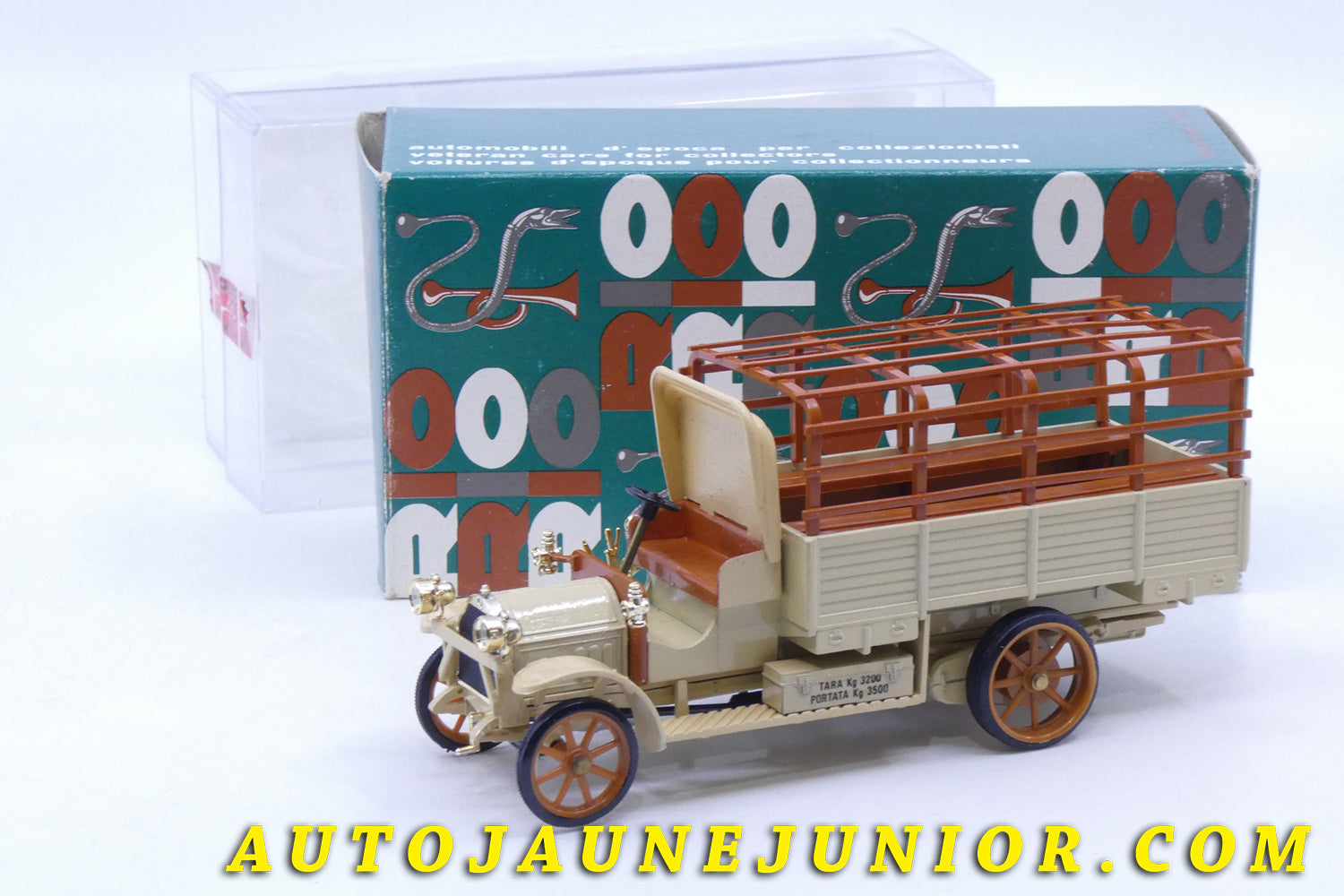 Le Rio Fiat Autocar Militaire 18BL est en vente sur Auto Jaune Junior ! Découvrez nos collections de diecast Dinky-Toys, Corgi, Corgi-Toys, Solido, Norev… AutoJaune Junior ; Retrouvez AutoJauneJunior au magasin AutoJaune Paris, ouvert en 1984 par Vincent Espinasse. 