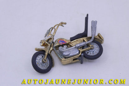 Le Britains Moto Chopper est en vente sur Auto Jaune Junior ! Découvrez nos collections de diecast Dinky-Toys, Corgi, Corgi-Toys, Solido, Norev… AutoJaune Junior ; Retrouvez AutoJauneJunior au magasin AutoJaune Paris, ouvert en 1984 par Vincent Espinasse. 