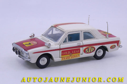 Le Dinky Toys Ford Lotus Cortina rallye "Monte Carlo 1968" est en vente sur Auto Jaune Junior ! Découvrez nos collections de diecast Dinky-Toys, Corgi, Corgi-Toys, Solido, Norev… AutoJaune Junior ; Retrouvez AutoJauneJunior au magasin AutoJaune Paris, ouvert en 1984 par Vincent Espinasse. 