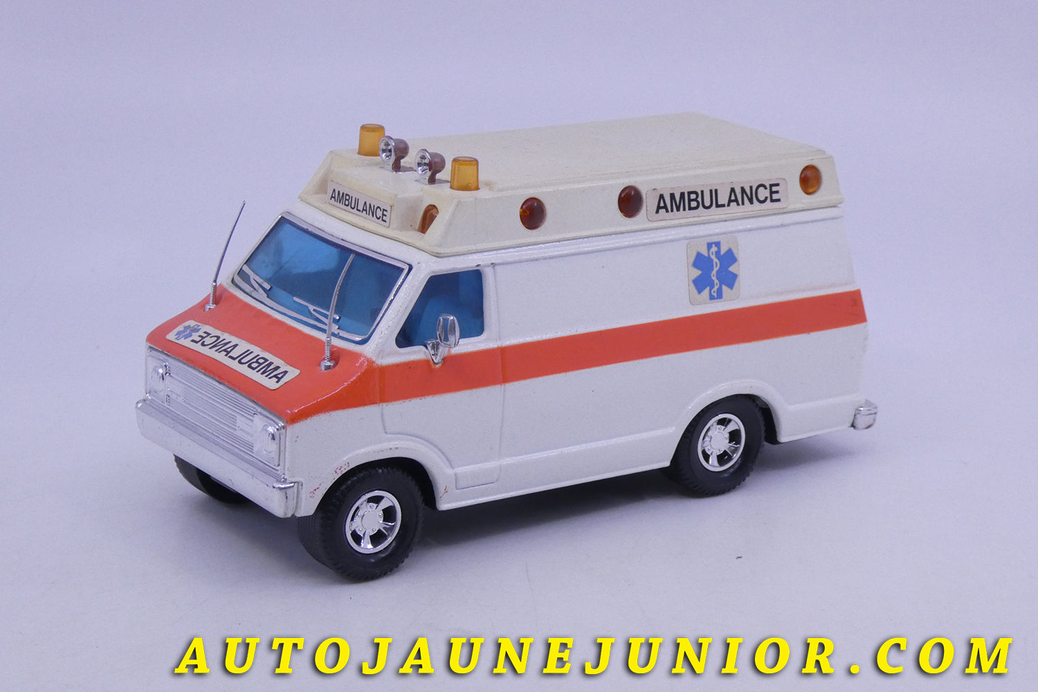 Le Matchbox Dodge Fourgon Paramédical est en vente sur Auto Jaune Junior ! Découvrez nos collections de diecast Dinky-Toys, Corgi, Corgi-Toys, Solido, Norev… AutoJaune Junior ; Retrouvez AutoJauneJunior au magasin AutoJaune Paris, ouvert en 1984 par Vincent Espinasse. 