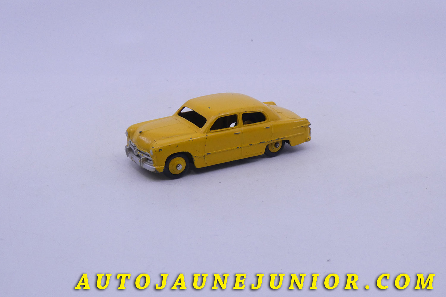 Le Dinky Toys Ford Fordor est en vente sur Auto Jaune Junior ! Découvrez nos collections de diecast Dinky-Toys, Corgi, Corgi-Toys, Solido, Norev… AutoJaune Junior ; Retrouvez AutoJauneJunior au magasin AutoJaune Paris, ouvert en 1984 par Vincent Espinasse. 