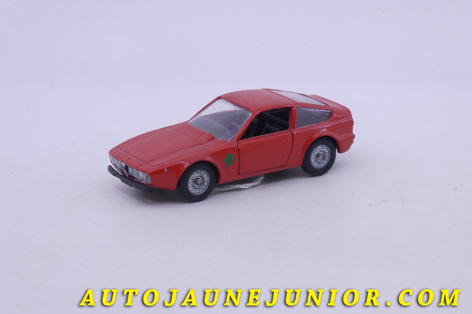 Le Solido Alfa Roméo  Zagato coupé est en vente sur Auto Jaune Junior ! Découvrez nos collections de diecast Dinky-Toys, Corgi, Corgi-Toys, Solido, Norev… AutoJaune Junior ; Retrouvez AutoJauneJunior au magasin AutoJaune Paris, ouvert en 1984 par Vincent Espinasse. 