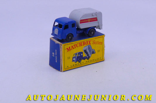 Le Matchbox Dennis Camion Benne à ordures Tippax "Cleaning Service" est en vente sur Auto Jaune Junior ! Découvrez nos collections de diecast Dinky-Toys, Corgi, Corgi-Toys, Solido, Norev… AutoJaune Junior ; Retrouvez AutoJauneJunior au magasin AutoJaune Paris, ouvert en 1984 par Vincent Espinasse. 