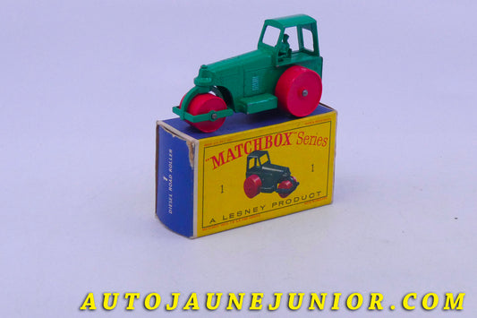 Le Matchbox Autre Rouleau compresseur est en vente sur Auto Jaune Junior ! Découvrez nos collections de diecast Dinky-Toys, Corgi, Corgi-Toys, Solido, Norev… AutoJaune Junior ; Retrouvez AutoJauneJunior au magasin AutoJaune Paris, ouvert en 1984 par Vincent Espinasse. 