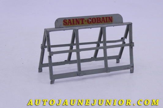 Le Dinky Toys Simca Support de Miroirs -  Saint Gobain est en vente sur Auto Jaune Junior ! Découvrez nos collections de diecast Dinky-Toys, Corgi, Corgi-Toys, Solido, Norev… AutoJaune Junior ; Retrouvez AutoJauneJunior au magasin AutoJaune Paris, ouvert en 1984 par Vincent Espinasse. 