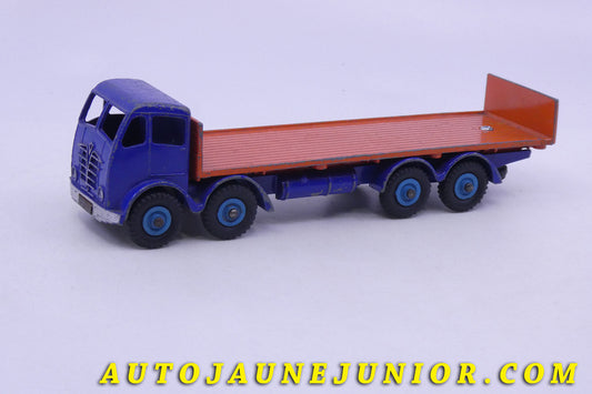 Le Dinky Toys Foden Camion Plateau Dosseret MKII  est en vente sur Auto Jaune Junior ! Découvrez nos collections de diecast Dinky-Toys, Corgi, Corgi-Toys, Solido, Norev… AutoJaune Junior ; Retrouvez AutoJauneJunior au magasin AutoJaune Paris, ouvert en 1984 par Vincent Espinasse. 