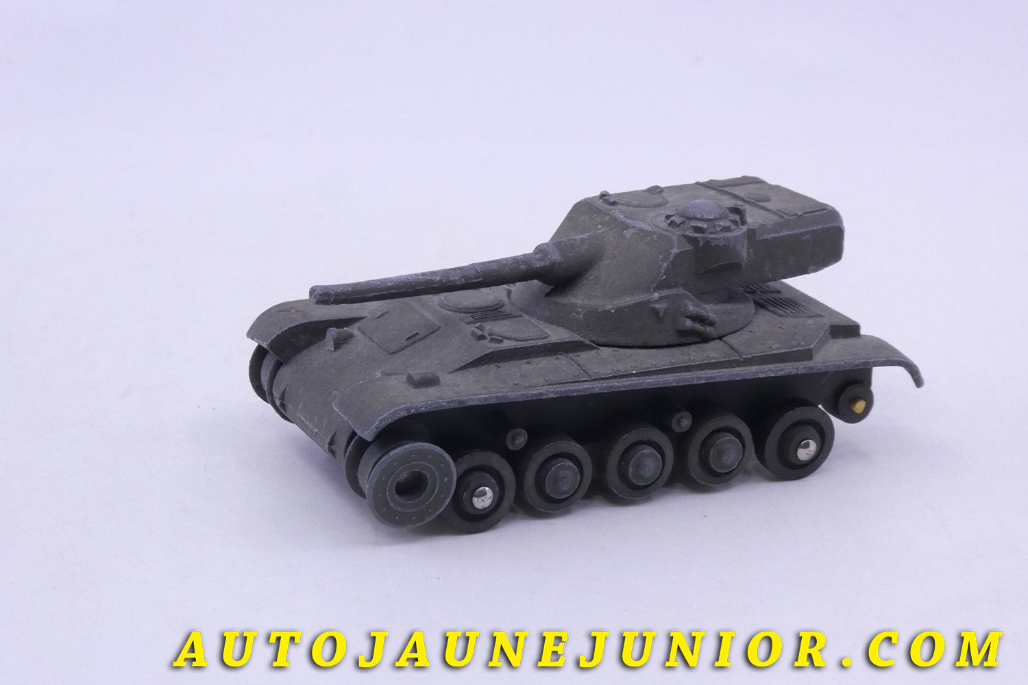 Le Dinky Toys AMX AMX 13 est en vente sur Auto Jaune Junior ! Découvrez nos collections de diecast Dinky-Toys, Corgi, Corgi-Toys, Solido, Norev… AutoJaune Junior ; Retrouvez AutoJauneJunior au magasin AutoJaune Paris, ouvert en 1984 par Vincent Espinasse. 