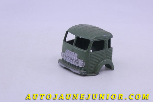 Le Dinky Toys Simca Cabine de Cargo est en vente sur Auto Jaune Junior ! Découvrez nos collections de diecast Dinky-Toys, Corgi, Corgi-Toys, Solido, Norev… AutoJaune Junior ; Retrouvez AutoJauneJunior au magasin AutoJaune Paris, ouvert en 1984 par Vincent Espinasse. 