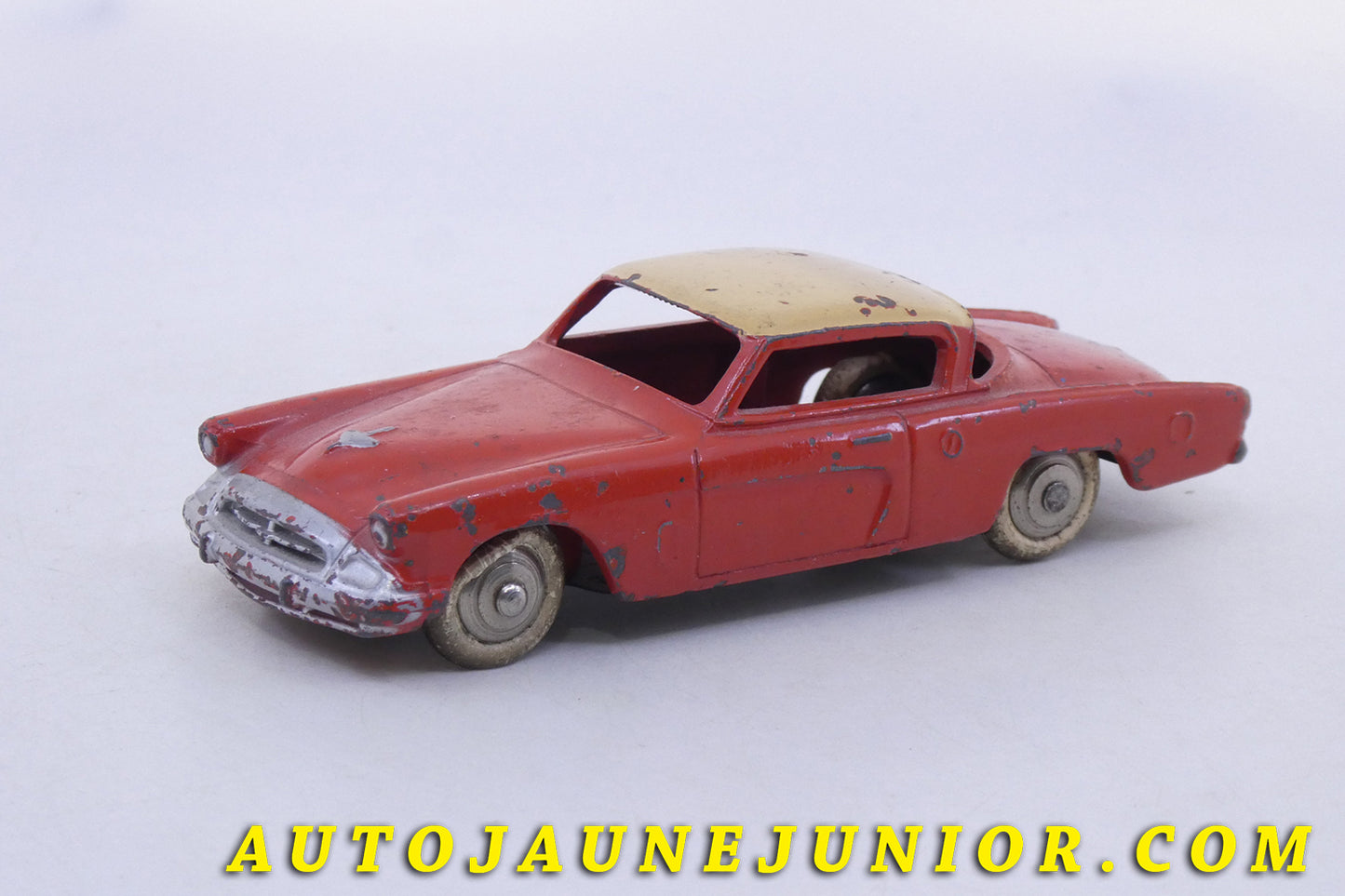 Le #2216 - Dinky Toys - Studebaker - Commander est en vente sur Auto Jaune Junior ! Découvrez nos collections de diecast Dinky-Toys, Corgi, Corgi-Toys, Solido, Norev… Découvrez notre magasin physique , AutoJaune Paris, ouvert en 1984 par Vincent Espinasse. 41 rue Cavendish, 75019 Paris. Tel : 01 42 40 61 23. Ouvert les mardi et vendredi de 13h à 19h. 