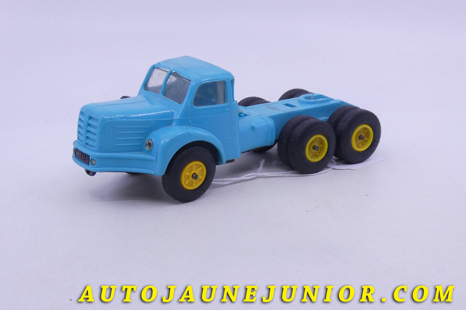 Le Norev Berliet TBO tracteur est en vente sur Auto Jaune Junior ! Découvrez nos collections de diecast Dinky-Toys, Corgi, Corgi-Toys, Solido, Norev… AutoJaune Junior ; Retrouvez AutoJauneJunior au magasin AutoJaune Paris, ouvert en 1984 par Vincent Espinasse. 
