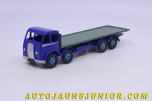 Le Dinky Toys Foden Mk 1 plateau est en vente sur Auto Jaune Junior ! Découvrez nos collections de diecast Dinky-Toys, Corgi, Corgi-Toys, Solido, Norev… AutoJaune Junior ; Retrouvez AutoJauneJunior au magasin AutoJaune Paris, ouvert en 1984 par Vincent Espinasse. 
