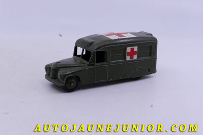 Le Dinky Toys Daimler fourgon ambulance militaire est en vente sur Auto Jaune Junior ! Découvrez nos collections de diecast Dinky-Toys, Corgi, Corgi-Toys, Solido, Norev… AutoJaune Junior ; Retrouvez AutoJauneJunior au magasin AutoJaune Paris, ouvert en 1984 par Vincent Espinasse. 