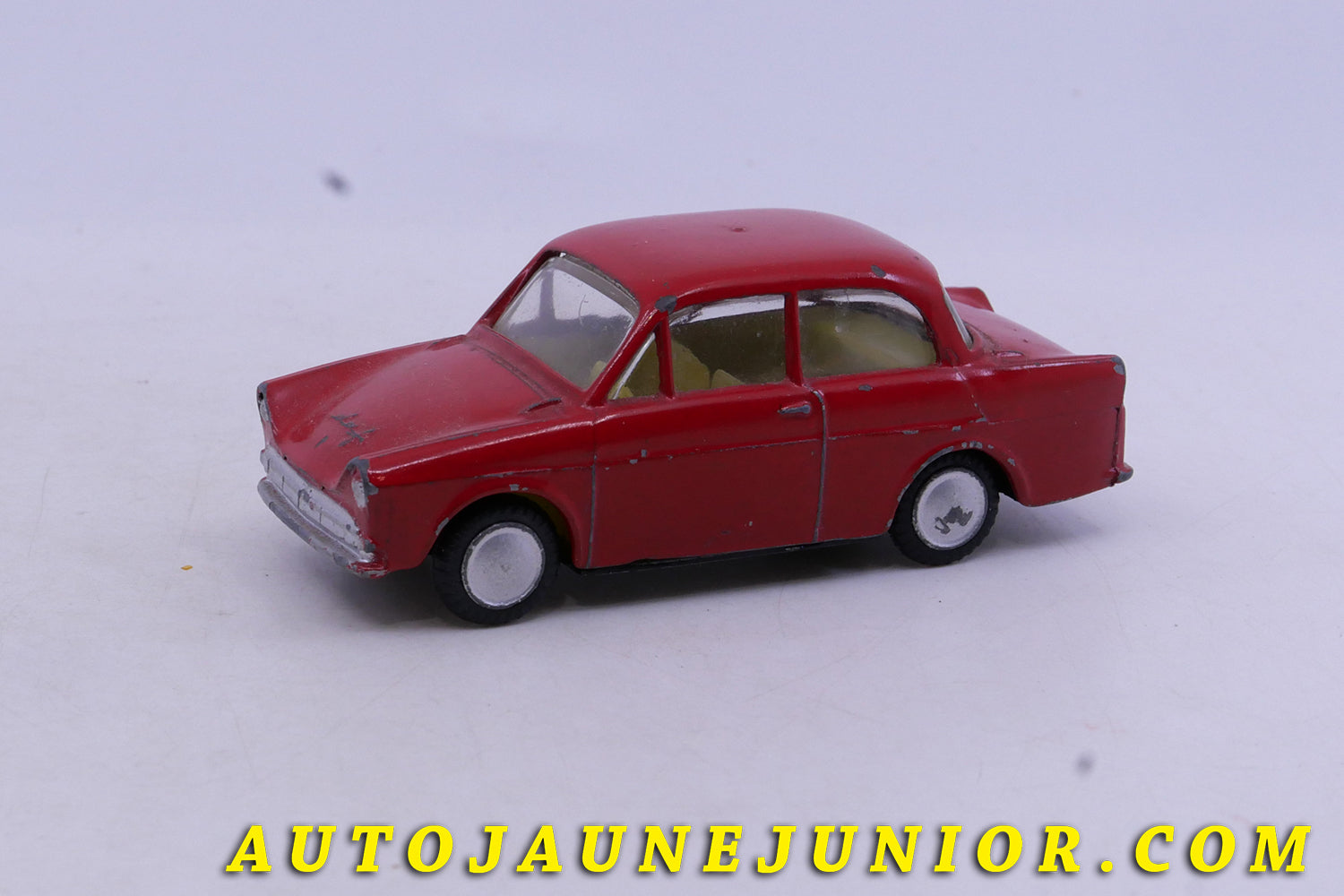Le Lion Car DAF 33  est en vente sur Auto Jaune Junior ! Découvrez nos collections de diecast Dinky-Toys, Corgi, Corgi-Toys, Solido, Norev… AutoJaune Junior ; Retrouvez AutoJauneJunior au magasin AutoJaune Paris, ouvert en 1984 par Vincent Espinasse. 
