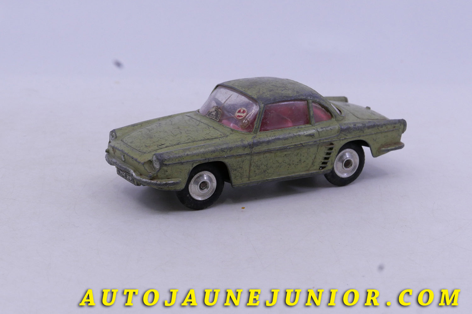 Le Corgi Toys Renault Floride est en vente sur Auto Jaune Junior ! Découvrez nos collections de diecast Dinky-Toys, Corgi, Corgi-Toys, Solido, Norev… AutoJaune Junior ; Retrouvez AutoJauneJunior au magasin AutoJaune Paris, ouvert en 1984 par Vincent Espinasse. 