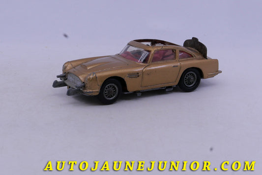 Le Corgi Toys Aston Martin DB5 Jame Bond est en vente sur Auto Jaune Junior ! Découvrez nos collections de diecast Dinky-Toys, Corgi, Corgi-Toys, Solido, Norev… AutoJaune Junior ; Retrouvez AutoJauneJunior au magasin AutoJaune Paris, ouvert en 1984 par Vincent Espinasse. 