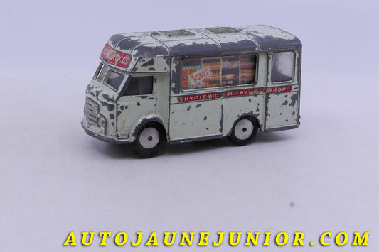 Le Corgi Toys Inconnu Karrier -Bentam fourgon épicerie est en vente sur Auto Jaune Junior ! Découvrez nos collections de diecast Dinky-Toys, Corgi, Corgi-Toys, Solido, Norev… AutoJaune Junior ; Retrouvez AutoJauneJunior au magasin AutoJaune Paris, ouvert en 1984 par Vincent Espinasse. 