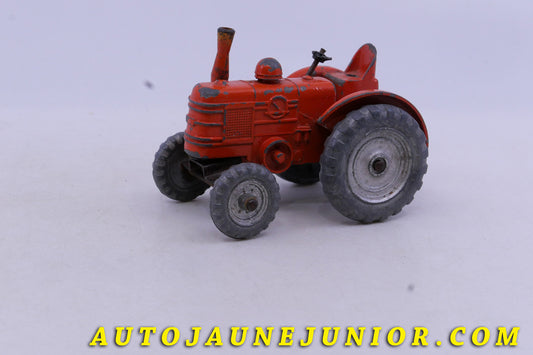 Le Dinky Toys Inconnu Field Marshall tracteur Remplir nom du modèle est en vente sur Auto Jaune Junior ! Découvrez nos collections de diecast Dinky-Toys, Corgi, Corgi-Toys, Solido, Norev… AutoJaune Junior ; Retrouvez AutoJauneJunior au magasin AutoJaune Paris, ouvert en 1984 par Vincent Espinasse. 