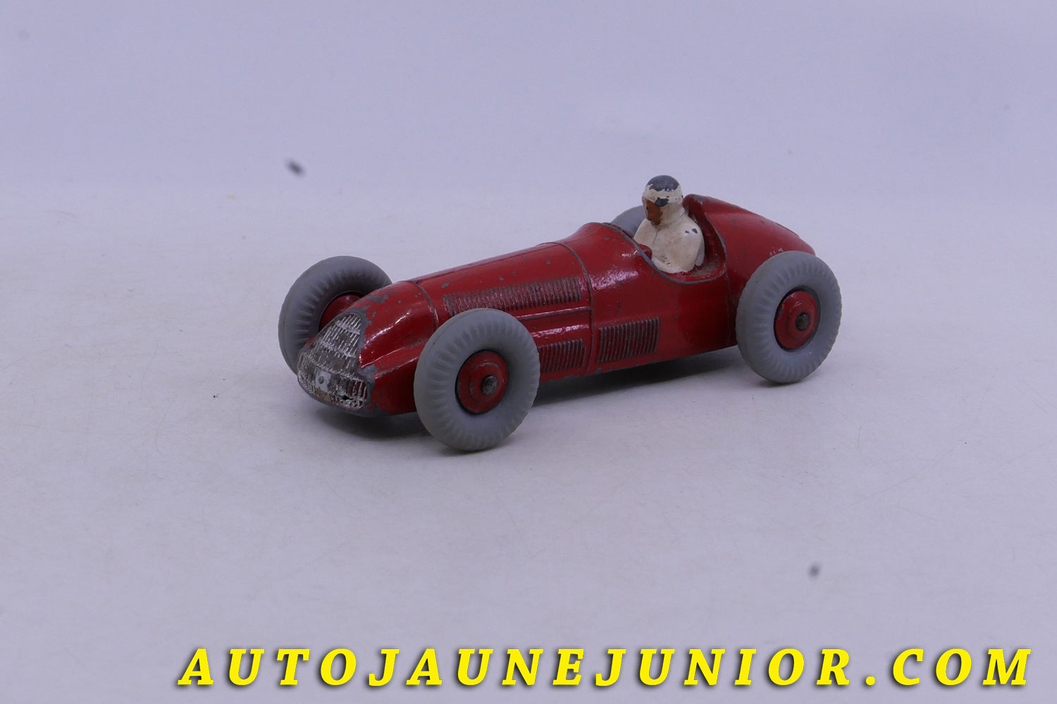 Le Dinky Toys Alfa Roméo  159 est en vente sur Auto Jaune Junior ! Découvrez nos collections de diecast Dinky-Toys, Corgi, Corgi-Toys, Solido, Norev… AutoJaune Junior ; Retrouvez AutoJauneJunior au magasin AutoJaune Paris, ouvert en 1984 par Vincent Espinasse. 