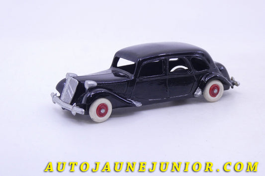 Le Norev Citroën 15cv Traction avant est en vente sur Auto Jaune Junior ! Découvrez nos collections de diecast Dinky-Toys, Corgi, Corgi-Toys, Solido, Norev… AutoJaune Junior ; Retrouvez AutoJauneJunior au magasin AutoJaune Paris, ouvert en 1984 par Vincent Espinasse. 