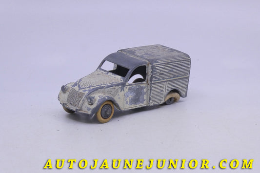 Le JRD Citroën 2cv'51 fourgonnette est en vente sur Auto Jaune Junior ! Découvrez nos collections de diecast Dinky-Toys, Corgi, Corgi-Toys, Solido, Norev… AutoJaune Junior ; Retrouvez AutoJauneJunior au magasin AutoJaune Paris, ouvert en 1984 par Vincent Espinasse. 