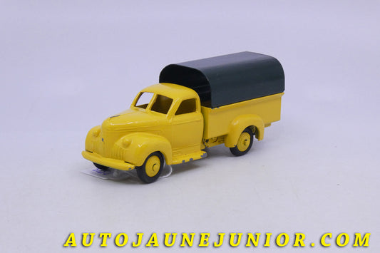 Le Dinky Toys Studebaker Camion Pick-Up a pneus Type 3 est en vente sur Auto Jaune Junior ! Découvrez nos collections de diecast Dinky-Toys, Corgi, Corgi-Toys, Solido, Norev… AutoJaune Junior ; Retrouvez AutoJauneJunior au magasin AutoJaune Paris, ouvert en 1984 par Vincent Espinasse. 