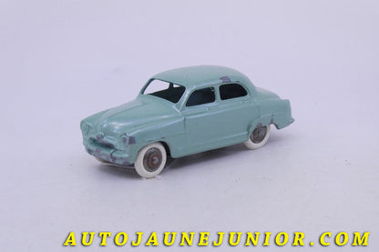 Le Dinky Toys De Soto Aronde 9 est en vente sur Auto Jaune Junior ! Découvrez nos collections de diecast Dinky-Toys, Corgi, Corgi-Toys, Solido, Norev… AutoJaune Junior ; Retrouvez AutoJauneJunior au magasin AutoJaune Paris, ouvert en 1984 par Vincent Espinasse. 
